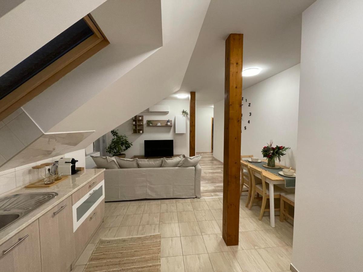 Taverna Apartman Monor Kültér fotó