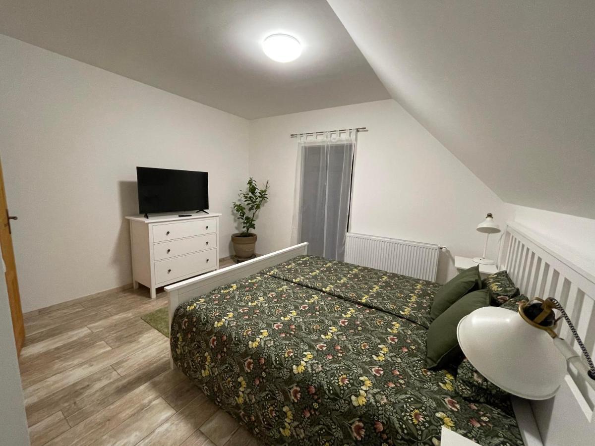 Taverna Apartman Monor Kültér fotó