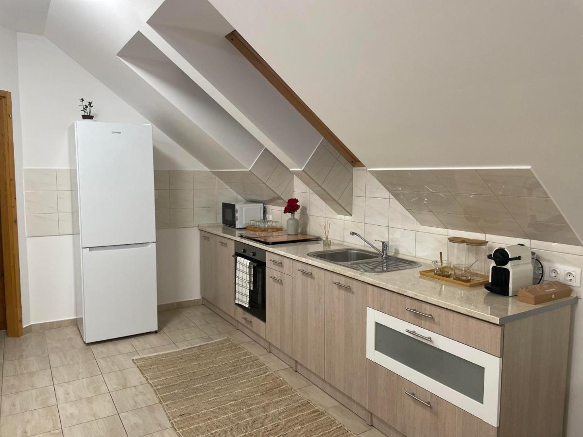 Taverna Apartman Monor Kültér fotó